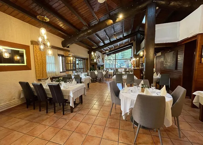 Avet Hotel *