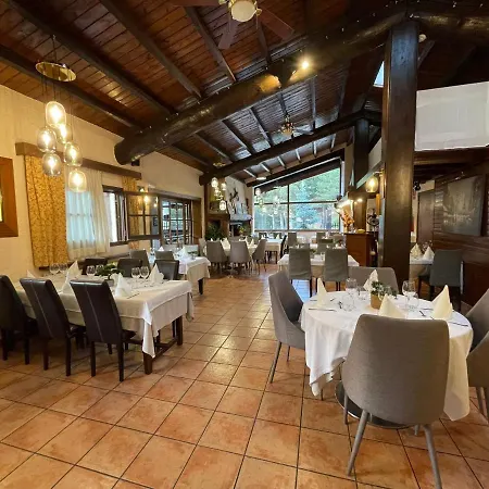 Avet Hotel *